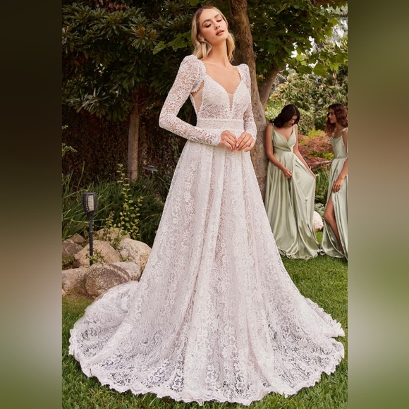 Off white wedding dress, lace a line bridal gown with removable jacket - Picture 2 of 7